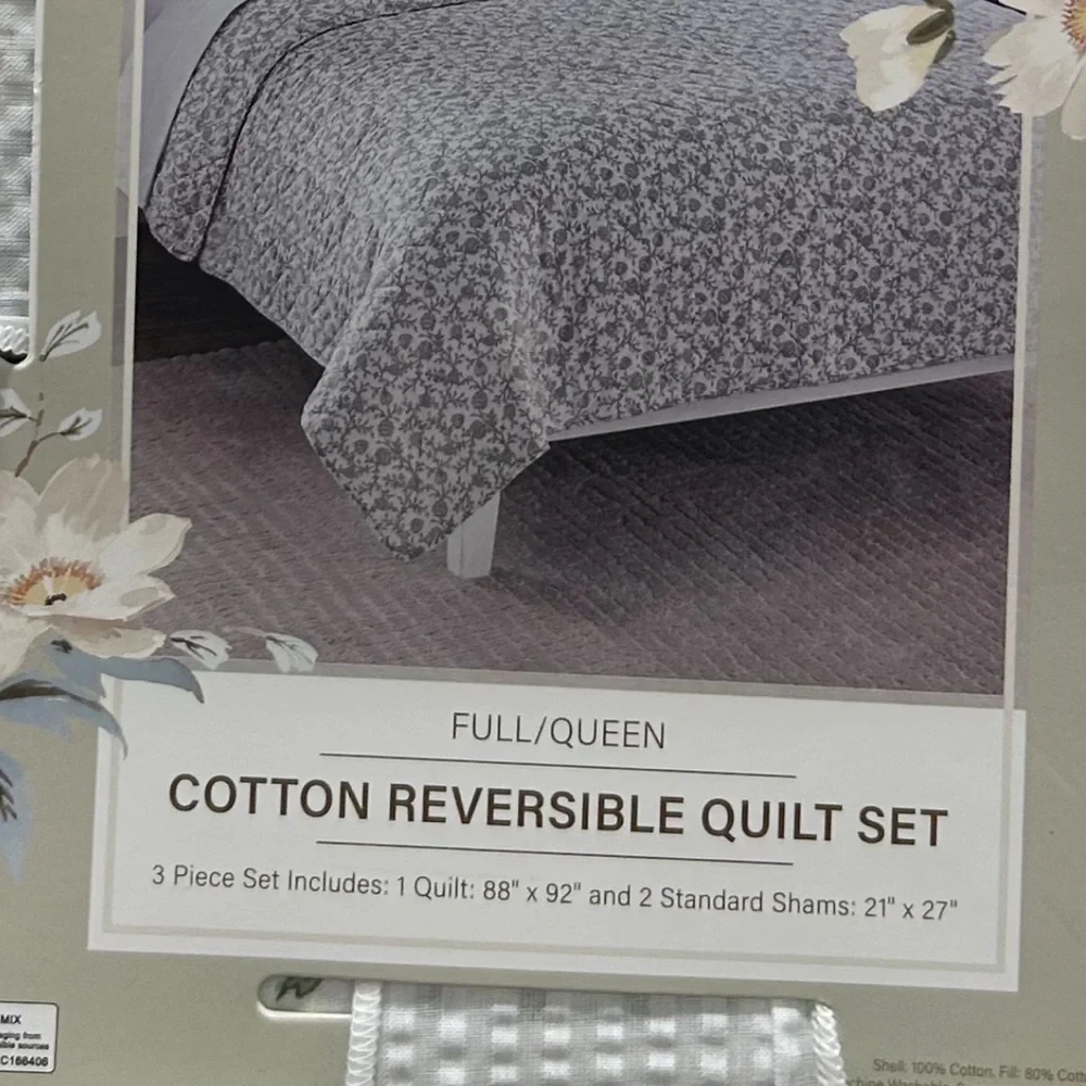 Lillian August Green and White Full/Queen Cotton Reversible Quilt Set 88”x92”